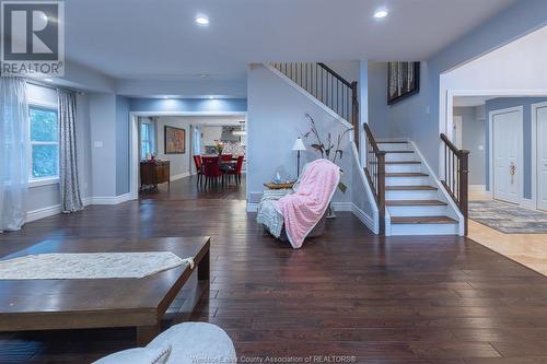 4495 Howard Avenue, Windsor, ON - Indoor Photo Showing Living Room