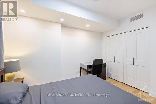 604 - 340 Queen Street, Ottawa, ON - Indoor Photo Showing Bedroom