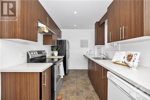 232 Holland Avenue, Ottawa, ON - Indoor Photo Showing Kitchen