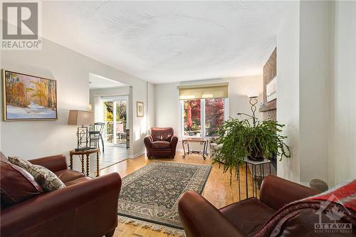 1486 Goth Avenue, Ottawa, ON - Indoor Photo Showing Living Room