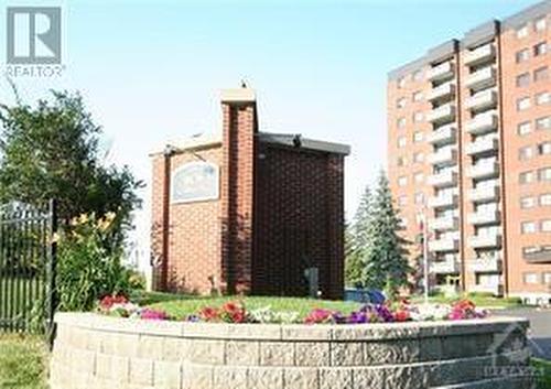 3100 Carling Avenue Unit#907, Ottawa, ON - Outdoor