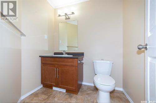 104 102 Manek Road, Saskatoon, SK - Indoor Photo Showing Bathroom