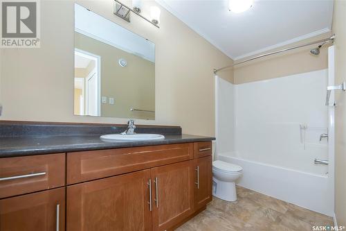 104 102 Manek Road, Saskatoon, SK - Indoor Photo Showing Bathroom