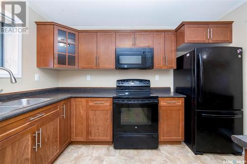 104 102 Manek Road, Saskatoon, SK - Indoor Photo Showing Kitchen