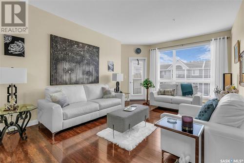 304 158 Pawlychenko Lane, Saskatoon, SK - Indoor Photo Showing Living Room