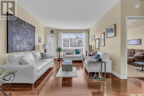 304 158 Pawlychenko Lane, Saskatoon, SK - Indoor Photo Showing Living Room