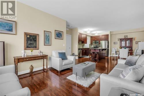 304 158 Pawlychenko Lane, Saskatoon, SK - Indoor Photo Showing Living Room