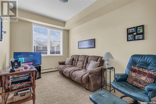 304 158 Pawlychenko Lane, Saskatoon, SK - Indoor Photo Showing Living Room