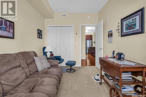 304 158 Pawlychenko Lane, Saskatoon, SK - Indoor Photo Showing Living Room