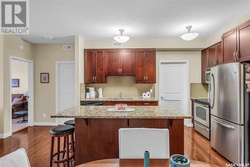 304 158 Pawlychenko Lane, Saskatoon, SK - Indoor Photo Showing Kitchen