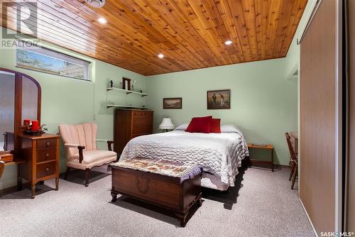 19 Sapphire Drive, Emerald Park, SK - Indoor Photo Showing Bedroom