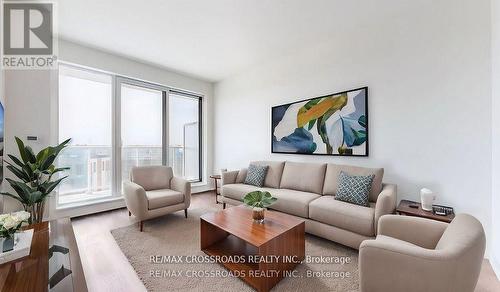 410 - 6 David Eyer Road, Vaughan, ON - Indoor Photo Showing Living Room