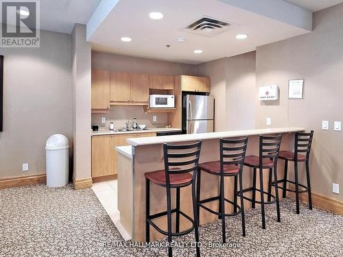 503 - 185 Oneida Crescent E, Richmond Hill, ON - Indoor Photo Showing Kitchen With Double Sink