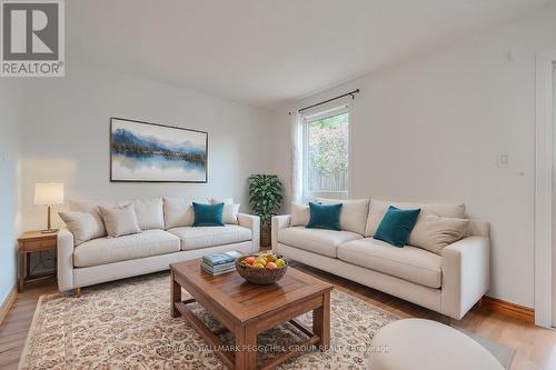 94 Christie Crescent, Barrie, ON - Indoor Photo Showing Living Room