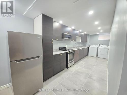 5 Golfdale Road, Barrie, ON - Indoor Photo Showing Kitchen