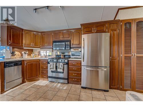 8000 Highland Road Unit# 82, Vernon, BC - Indoor Photo Showing Kitchen