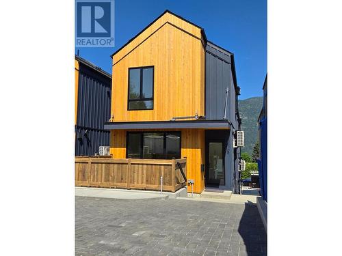 516 Robson Street Unit# B, Nelson, BC - Outdoor