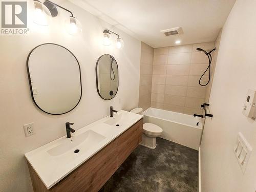 516 Robson Street Unit# B, Nelson, BC - Indoor Photo Showing Bathroom