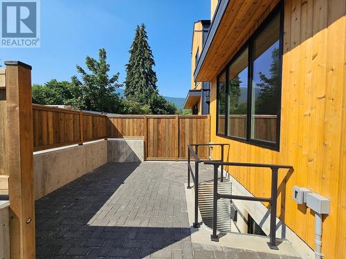 516 Robson Street Unit# B, Nelson, BC - Outdoor With Exterior