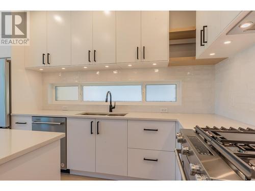 516 Robson Street Unit# A, Nelson, BC - Indoor Photo Showing Kitchen With Double Sink