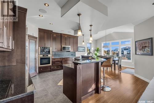 514 Wilkins Court, Saskatoon, SK - Indoor Photo Showing Kitchen With Upgraded Kitchen