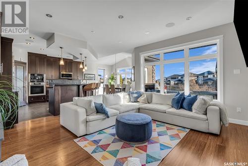 514 Wilkins Court, Saskatoon, SK - Indoor Photo Showing Living Room