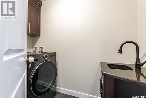 514 Wilkins Court, Saskatoon, SK - Indoor Photo Showing Laundry Room