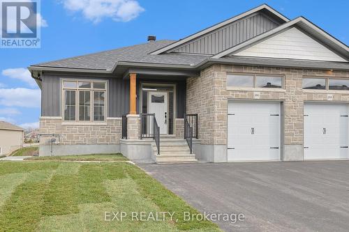 86 Whitcomb Crescent, Lanark, ON - Outdoor With Facade