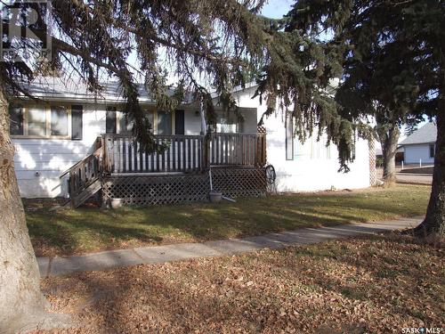 200 1St Street E, Leader, SK - Outdoor With Deck Patio Veranda