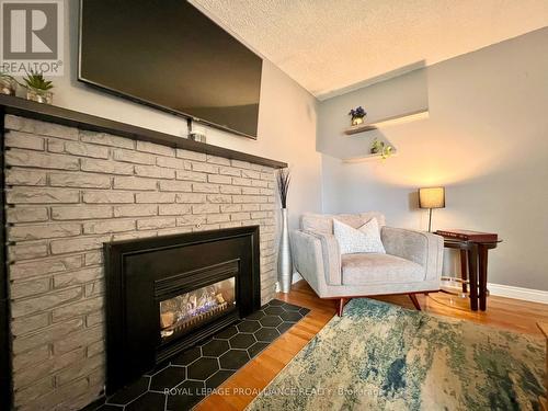 45 Edgehill Road, Belleville, ON - Indoor Photo Showing Living Room