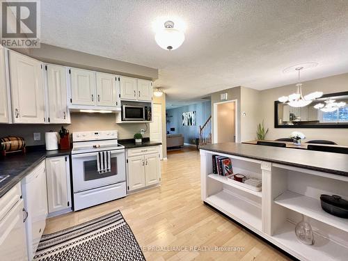 45 Edgehill Road, Belleville, ON - Indoor Photo Showing Dining Room