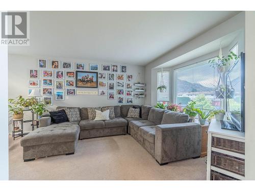 2655 Westsyde Road Unit# 16, Kamloops, BC - Indoor Photo Showing Living Room