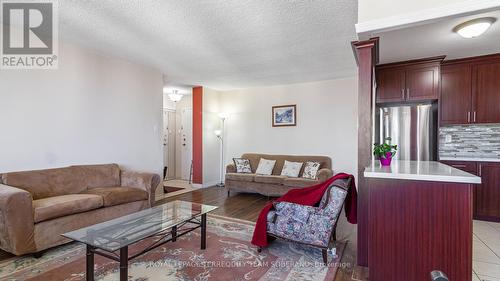 2002 - 3590 Kaneff Crescent, Mississauga, ON - Indoor Photo Showing Living Room