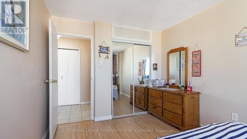 2002 - 3590 Kaneff Crescent, Mississauga, ON - Indoor Photo Showing Bedroom