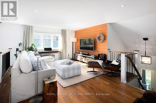 110 Landry Lane, Blue Mountains, ON - Indoor Photo Showing Living Room