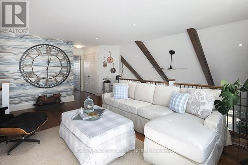 110 Landry Lane, Blue Mountains, ON - Indoor Photo Showing Living Room