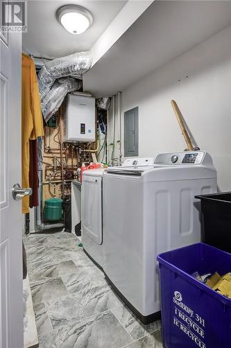 3061 Emerald Crescent, Chelmsford, ON - Indoor Photo Showing Laundry Room