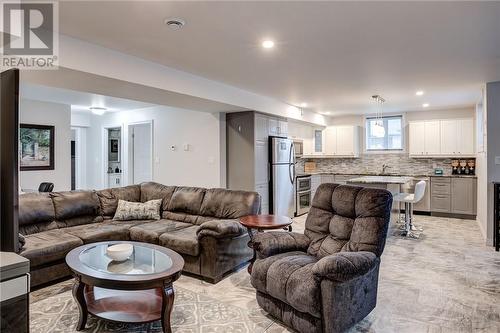 3061 Emerald Crescent, Chelmsford, ON - Indoor Photo Showing Living Room