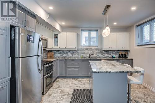 3061 Emerald Crescent, Chelmsford, ON - Indoor Photo Showing Kitchen With Upgraded Kitchen