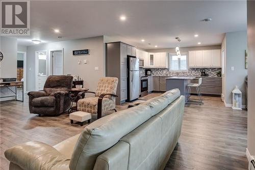 3061 Emerald Crescent, Chelmsford, ON - Indoor Photo Showing Living Room