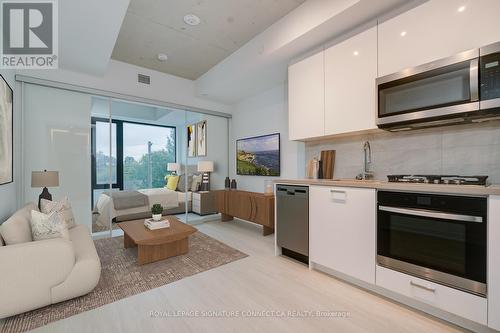 304 - 195 Mccaul Street, Toronto, ON - Indoor Photo Showing Kitchen