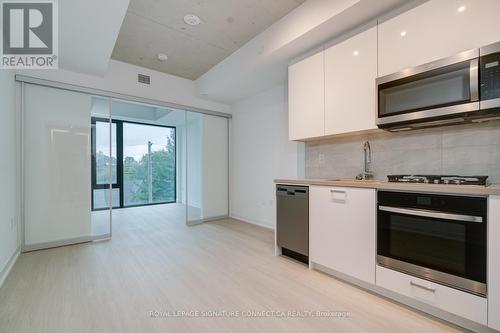 304 - 195 Mccaul Street, Toronto, ON - Indoor Photo Showing Kitchen