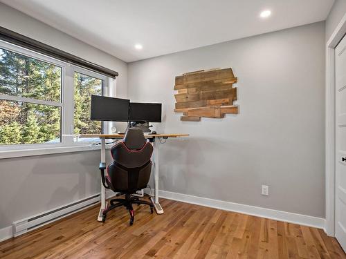 Bedroom - 975 Rue Manolakos, Val-David, QC - Indoor Photo Showing Office