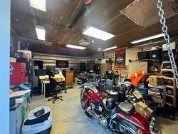 Garage - 