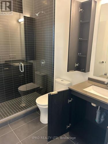 726 - 86 Dundas Street E, Mississauga, ON - Indoor Photo Showing Bathroom