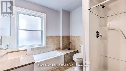 713 Adelaide Street N, London, ON - Indoor Photo Showing Bathroom