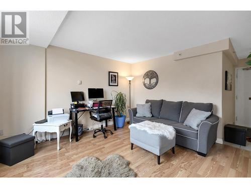 506 1501 Queensway Street, Prince George, BC - Indoor Photo Showing Living Room