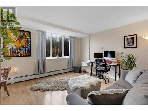 506 1501 Queensway Street, Prince George, BC - Indoor Photo Showing Living Room