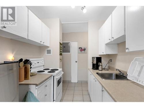 506 1501 Queensway Street, Prince George, BC - Indoor Photo Showing Kitchen