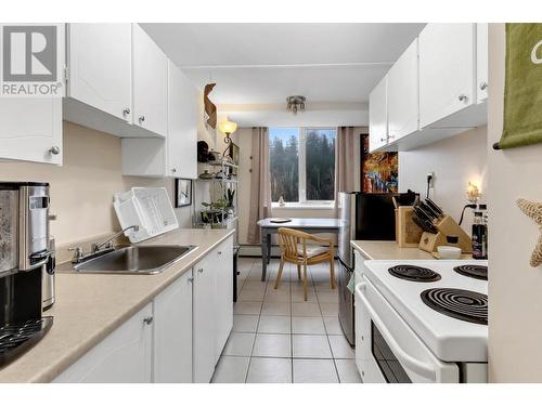 506 1501 Queensway Street, Prince George, BC - Indoor Photo Showing Kitchen